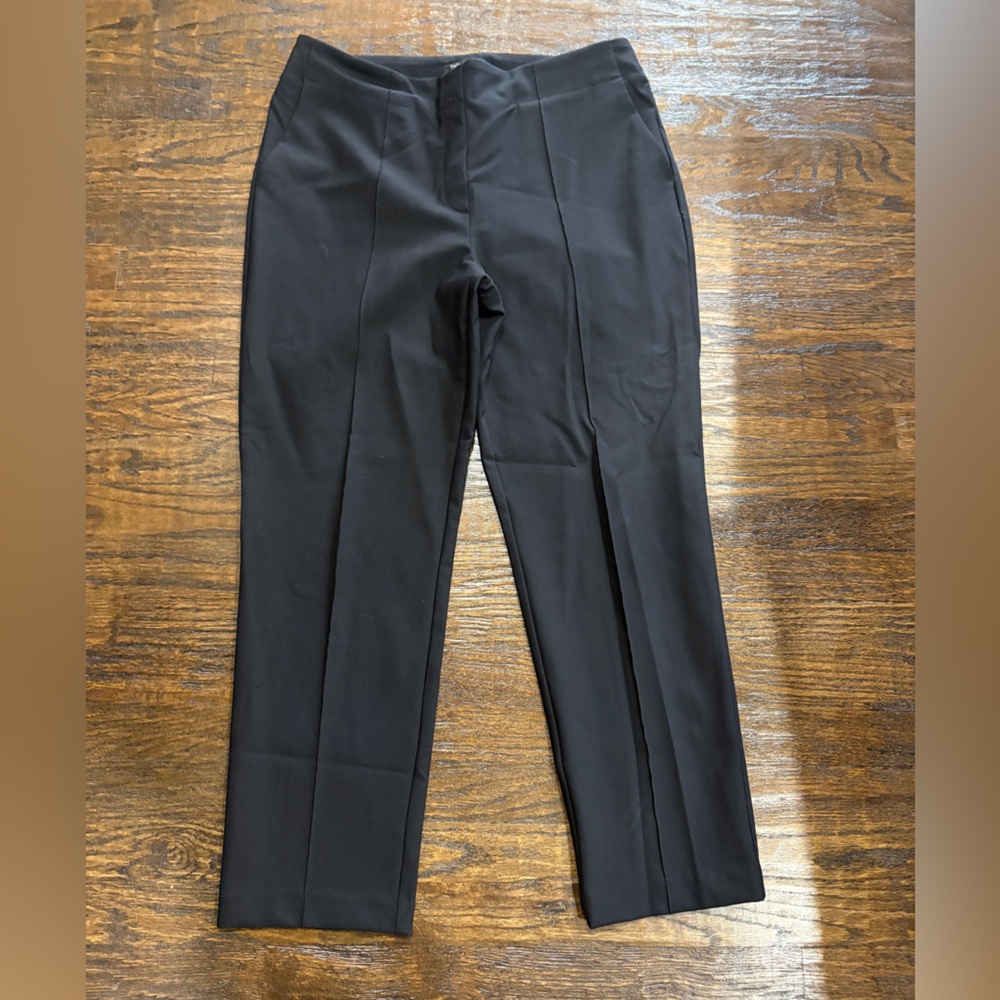 Rachel Zoe
Black ankle pant
Size 12